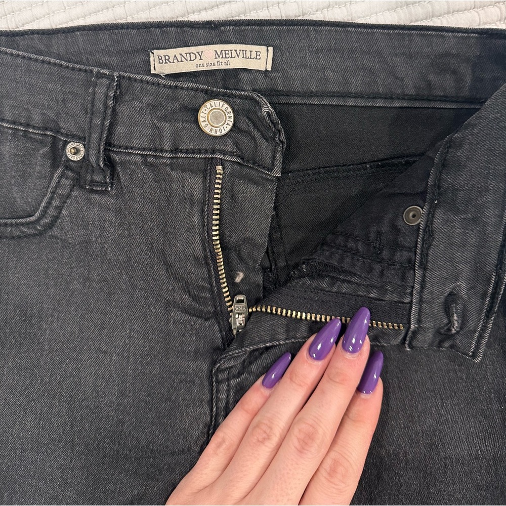 like new 00/23/24 brandy melville stretchy black denim shorts